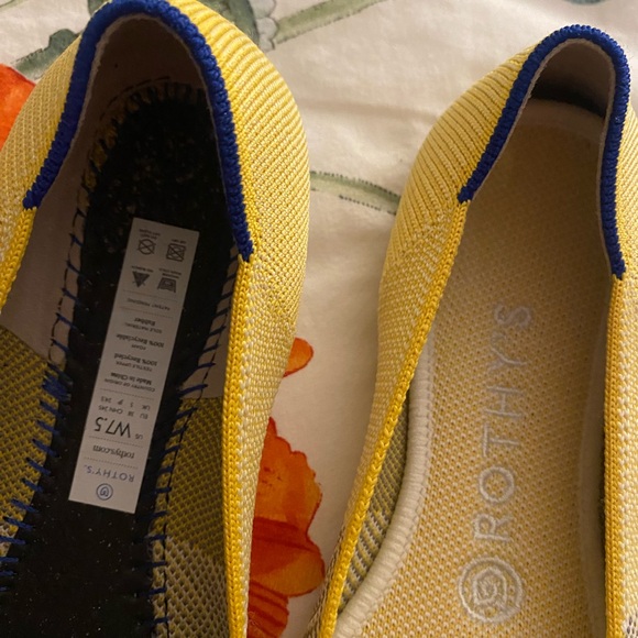 Rothys Yellow Lemon Round Toe Slip On Classic Ballet Flat Womens Size 7.5 - Picture 5 of 7